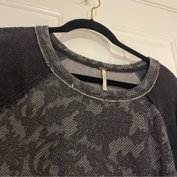 🎉HOST PICK🎉 Free People black & grey “Bed of Roses” pullover sweater - Picture 8 of 16